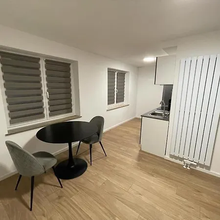 Neuwertige Zwei * Oberhinterhof