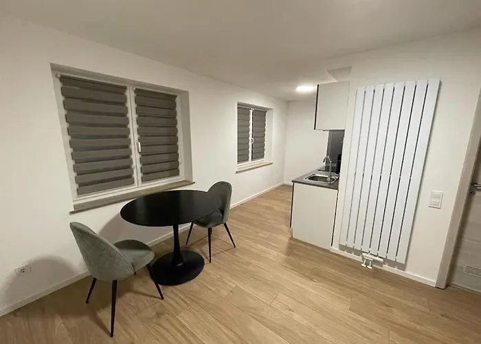 Neuwertige Zwei * Oberhinterhof
